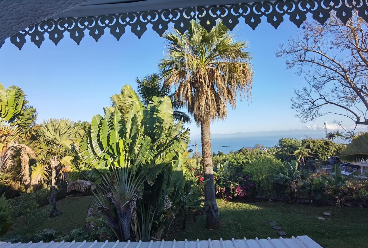 Bed and Breakfast Le Jacaranda Du Guillaume Le Guillaume Exterior foto